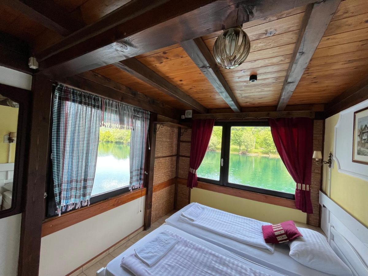 Rooms And Apartments Neron Bihac Lohovo Exterior photo