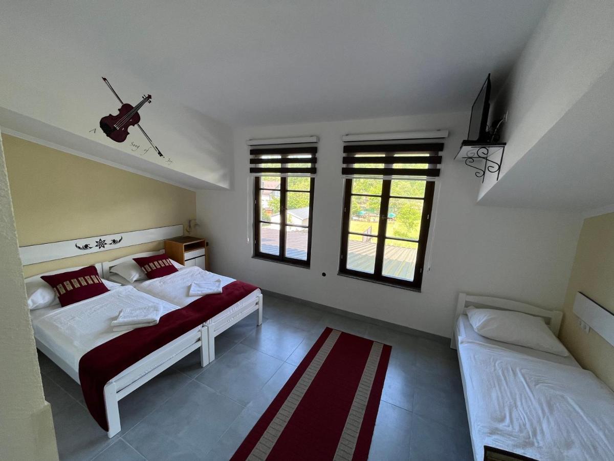 Rooms And Apartments Neron Bihac Lohovo Exterior photo