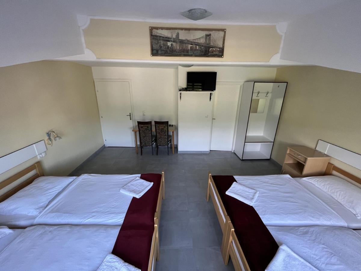 Rooms And Apartments Neron Bihac Lohovo Exterior photo
