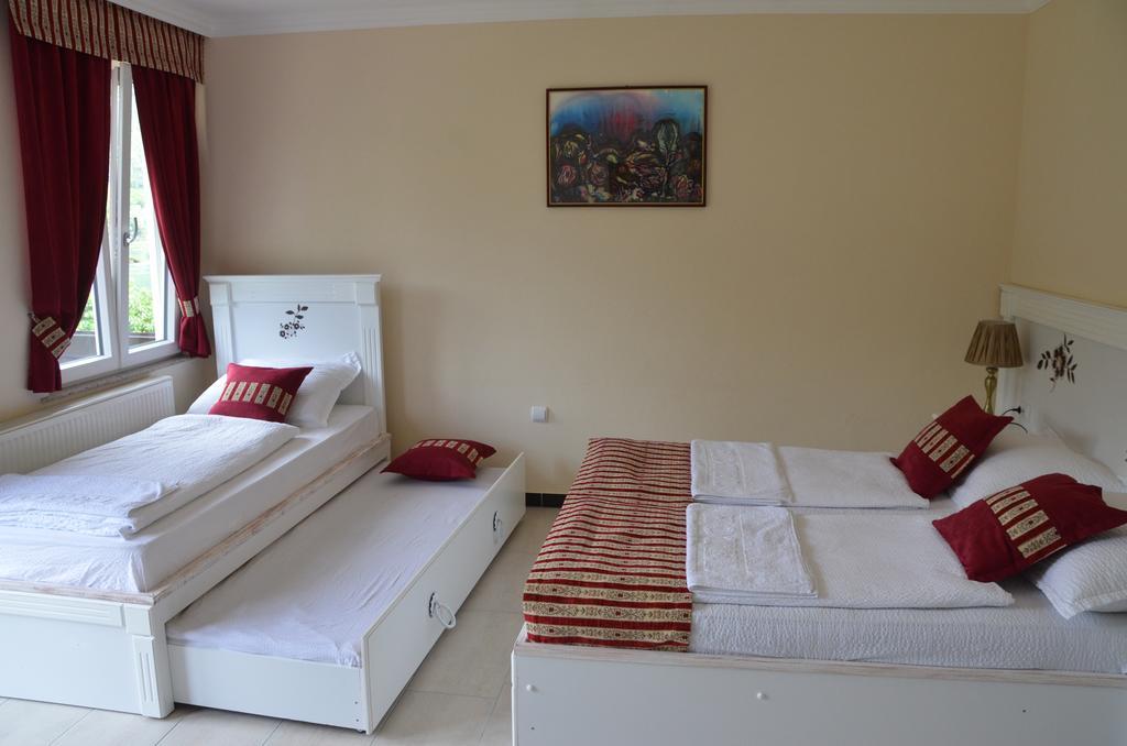 Rooms And Apartments Neron Bihac Lohovo Exterior photo