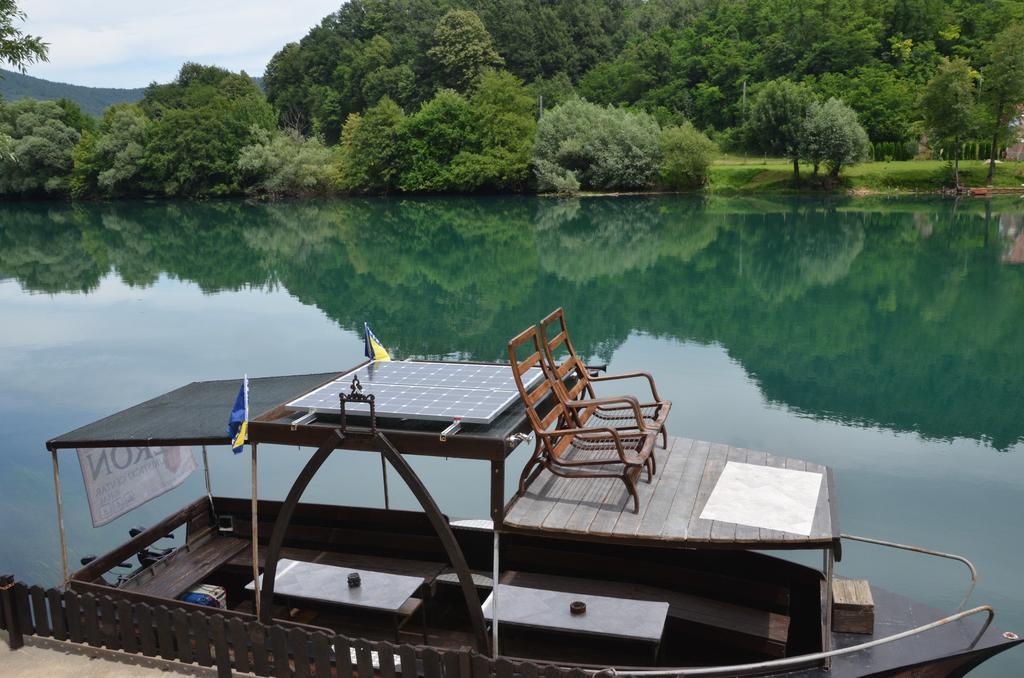 Rooms And Apartments Neron Bihac Lohovo Exterior photo